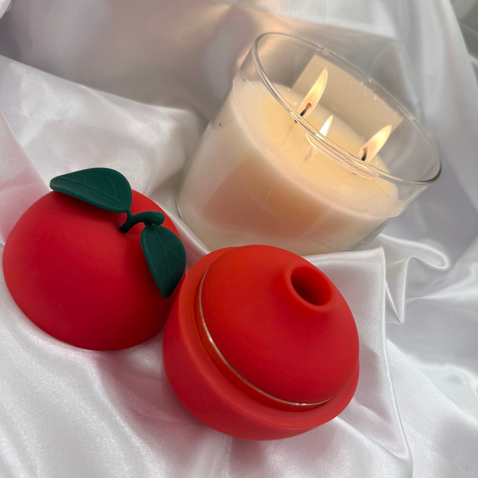 IMG_8512 apple shaped suction vibrator with green leaves design