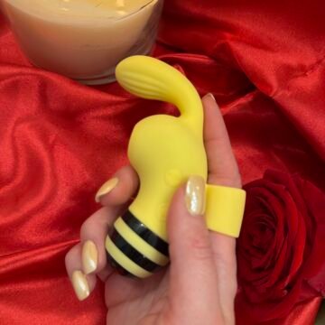 Bee Vibe – Cute Rechargeable Clitoral Stimulator with Suction & Vibration