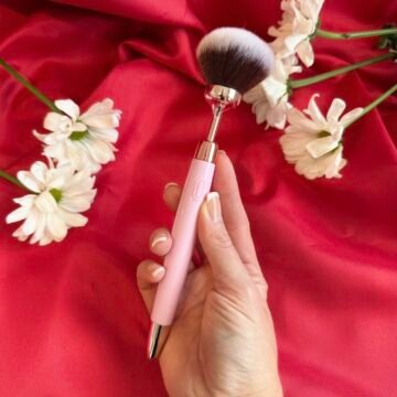 Vibrating Makeup Brush Massager